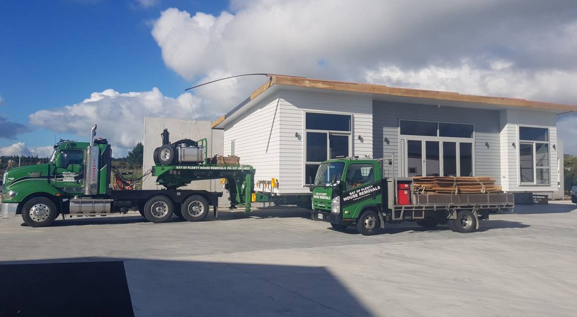 HEADING OUT TO WAIKINO